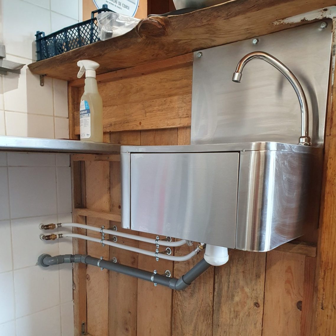 Lave-main professionnel Création de lave-main professionnel à la paillotte de Fozzano